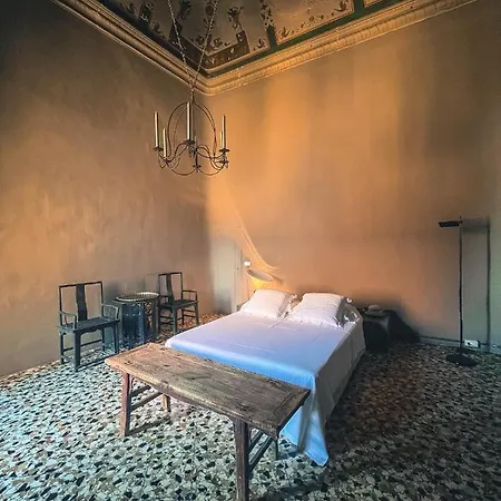 Palazzo Del Settecento Apartamento *