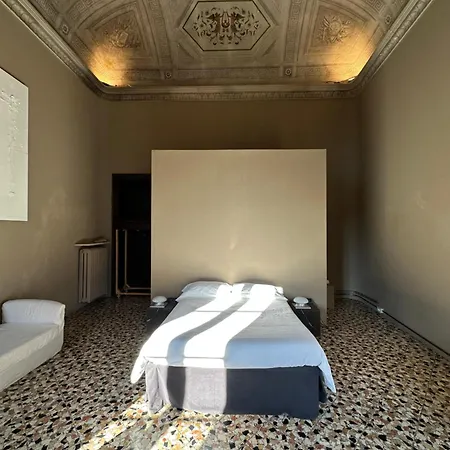 Appartamento Palazzo Del Settecento *